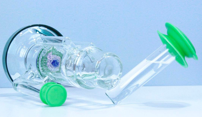 Glass details of dab rig in water