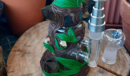 Dab rig with tree print and dits details