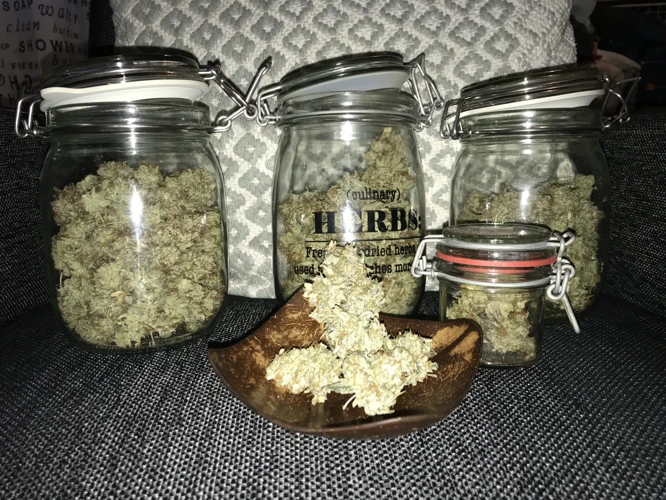 How To Burp Your Cannabis Jars